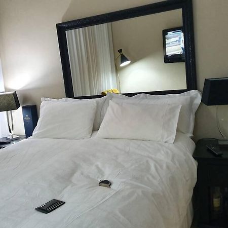 Plush Private Home Polokwane Esterno foto